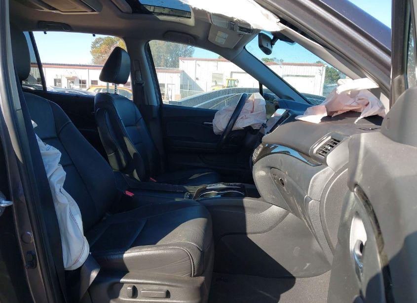 Photo 5 of 2021 Honda Pilot AWD TOURING 7 PASSENGER (VIN 5FNYF6H65MB075541)