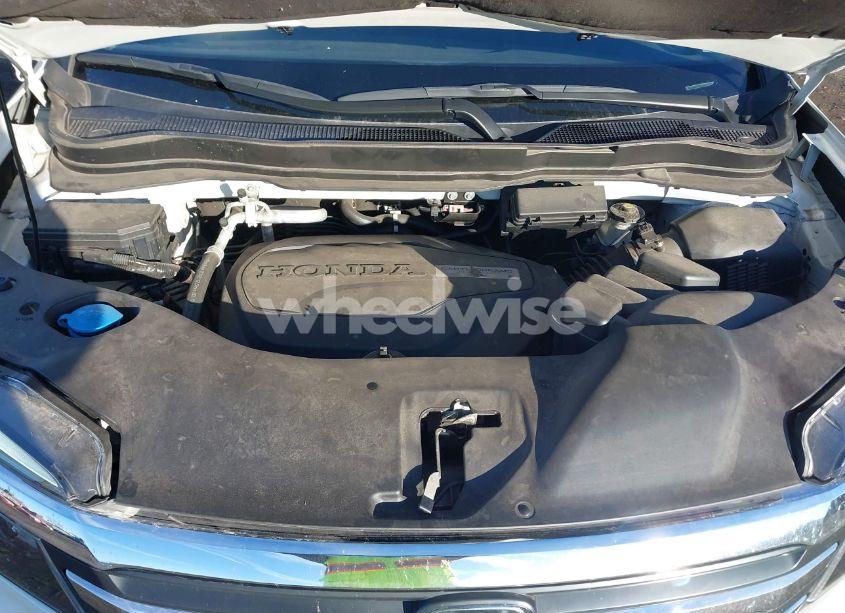 Photo 10 of 2018 Honda Pilot EX-L (VIN 5FNYF6H66JB024903)