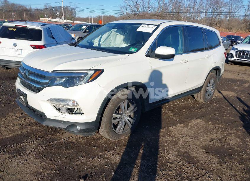 Photo 2 of 2018 Honda Pilot EX-L (VIN 5FNYF6H66JB024903)