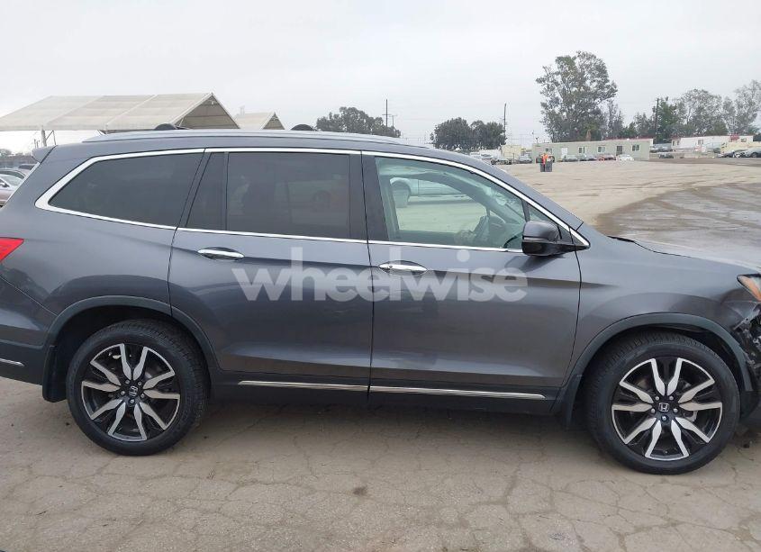 Photo 14 of 2021 Honda Pilot AWD TOURING 7 PASSENGER (VIN 5FNYF6H66MB045819)