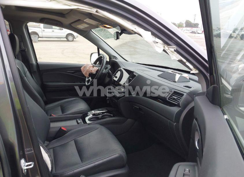 Photo 5 of 2021 Honda Pilot AWD TOURING 7 PASSENGER (VIN 5FNYF6H66MB045819)