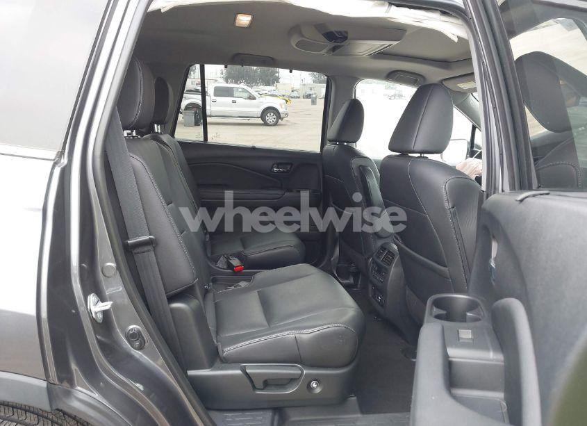 Photo 8 of 2021 Honda Pilot AWD TOURING 7 PASSENGER (VIN 5FNYF6H66MB045819)