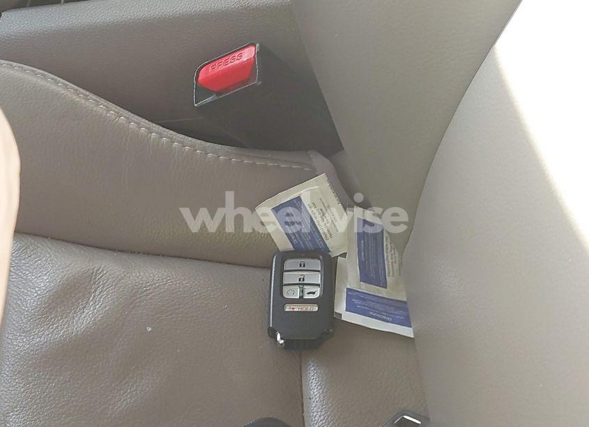 Photo 11 of 2020 Honda Pilot AWD TOURING 7 PASSENGER (VIN 5FNYF6H67LB017347)