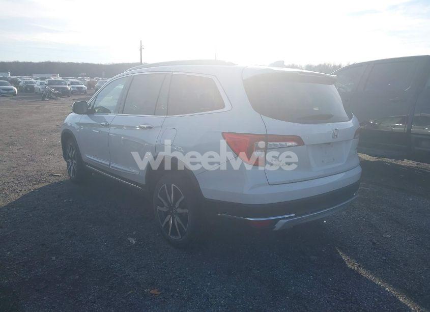 Photo 3 of 2020 Honda Pilot AWD TOURING 7 PASSENGER (VIN 5FNYF6H67LB017347)