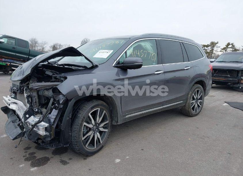 Photo 2 of 2021 Honda Pilot AWD TOURING 7 PASSENGER (VIN 5FNYF6H67MB078876)