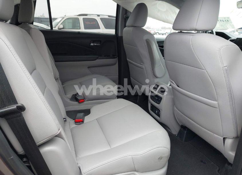 Photo 8 of 2021 Honda Pilot AWD TOURING 7 PASSENGER (VIN 5FNYF6H67MB078876)