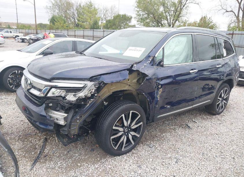 Photo 2 of 2022 Honda Pilot AWD TOURING 7 PASSENGER (VIN 5FNYF6H67NB017254)