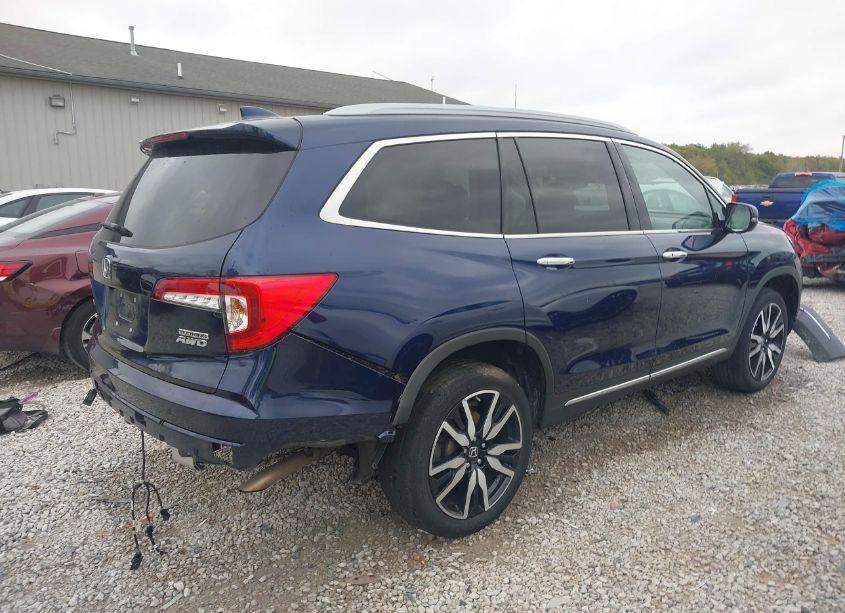 Photo 4 of 2022 Honda Pilot AWD TOURING 7 PASSENGER (VIN 5FNYF6H67NB017254)