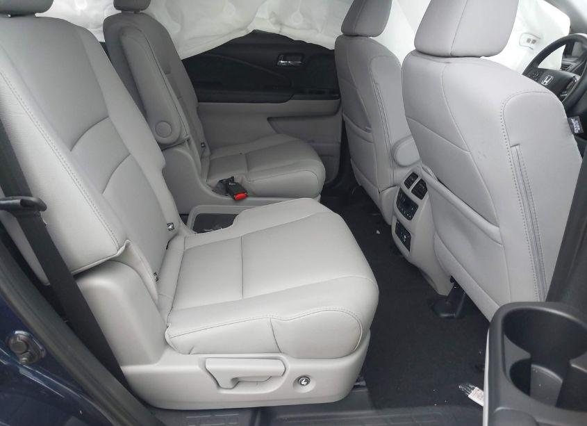 Photo 8 of 2022 Honda Pilot AWD TOURING 7 PASSENGER (VIN 5FNYF6H67NB017254)