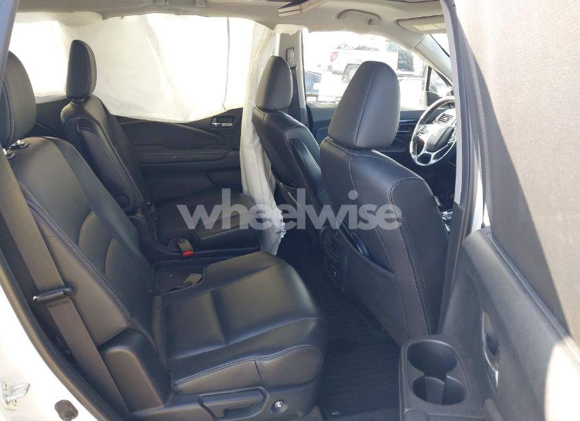 Photo 8 of 2022 Honda Pilot AWD TOURING 7 PASSENGER (VIN 5FNYF6H67NB017660)