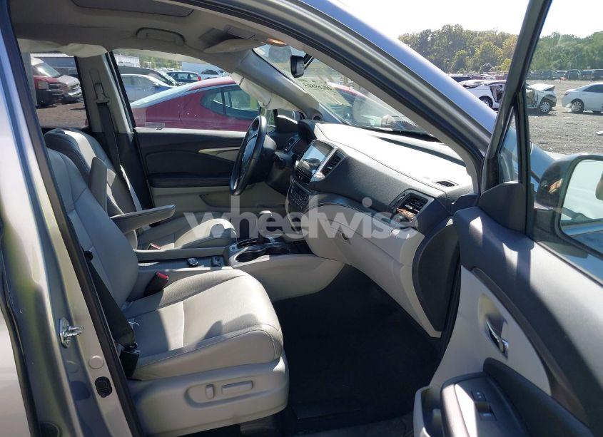 Photo 5 of 2017 Honda Pilot EX-L (VIN 5FNYF6H68HB065639)