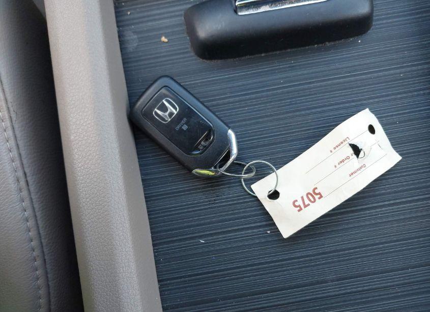 Photo 11 of 2022 Honda Pilot AWD TOURING 7 PASSENGER (VIN 5FNYF6H68NB000091)