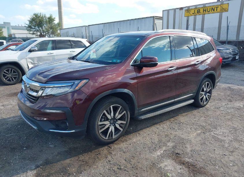 Photo 2 of 2022 Honda Pilot AWD TOURING 7 PASSENGER (VIN 5FNYF6H68NB000091)
