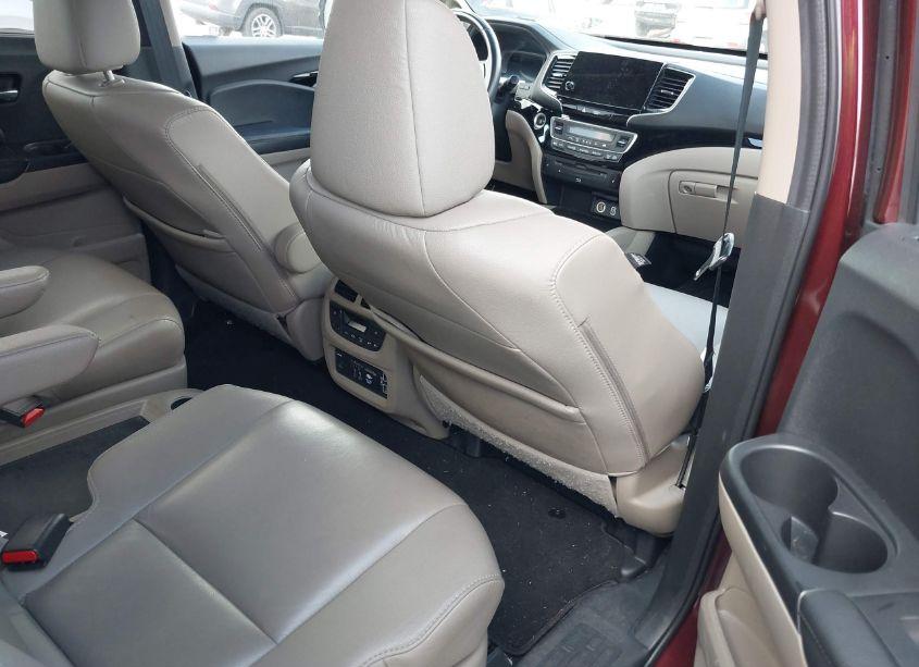 Photo 8 of 2022 Honda Pilot AWD TOURING 7 PASSENGER (VIN 5FNYF6H68NB000091)