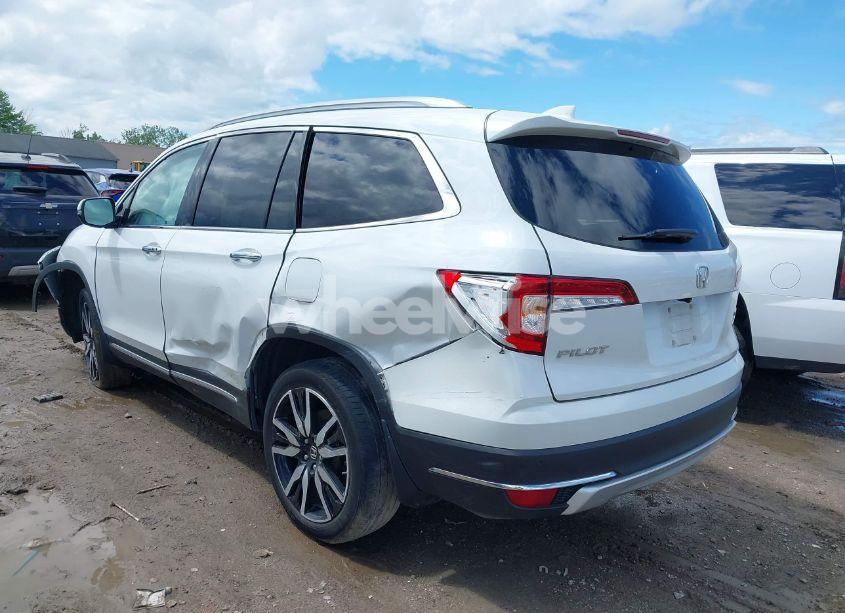 Photo 3 of 2022 Honda Pilot AWD TOURING 7 PASSENGER (VIN 5FNYF6H68NB068388)
