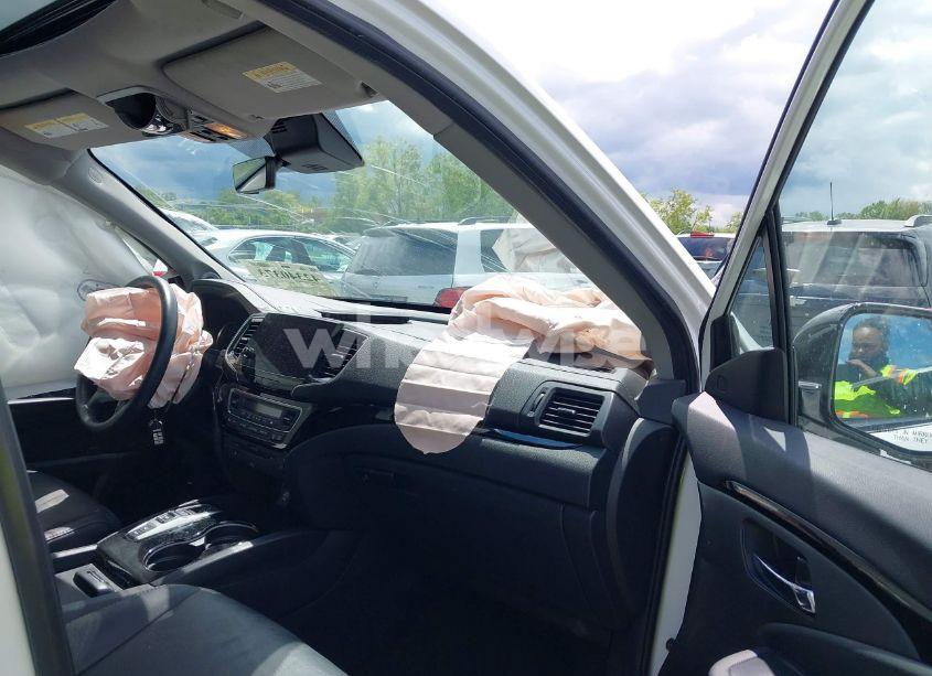 Photo 5 of 2022 Honda Pilot AWD TOURING 7 PASSENGER (VIN 5FNYF6H68NB068388)