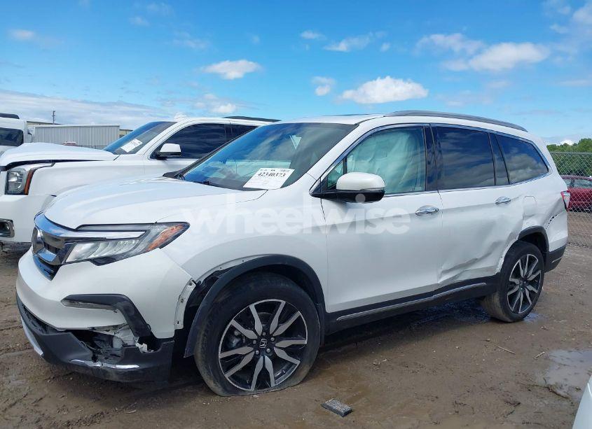 Photo 6 of 2022 Honda Pilot AWD TOURING 7 PASSENGER (VIN 5FNYF6H68NB068388)