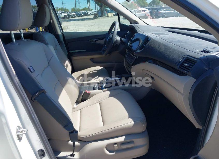 Photo 5 of 2019 Honda Pilot TOURING (VIN 5FNYF6H69KB067178)
