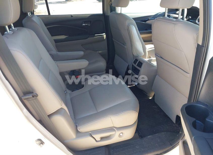 Photo 8 of 2019 Honda Pilot TOURING (VIN 5FNYF6H69KB067178)