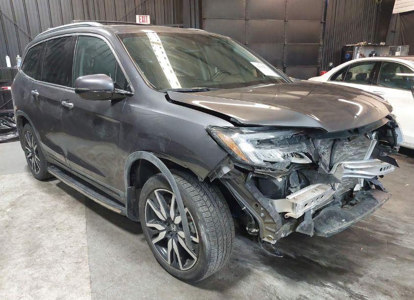 2019 Honda Pilot TOURING (VIN 5FNYF6H6XKB011380) main photo