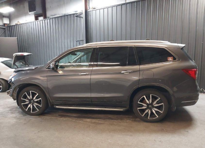 Photo 15 of 2019 Honda Pilot TOURING (VIN 5FNYF6H6XKB011380)