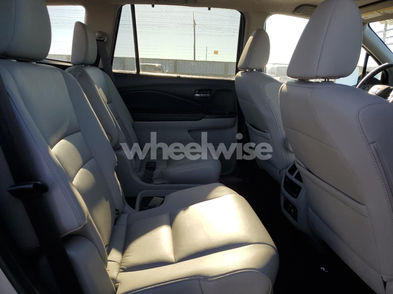 Photo 11 of 2022 HONDA PILOT TOURING (VIN 5FNYF6H6XNB078968)