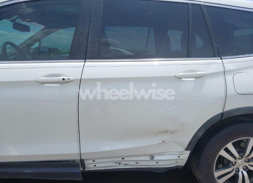 Photo 6 of 2016 Honda Pilot EX-L (VIN 5FNYF6H70GB013445)