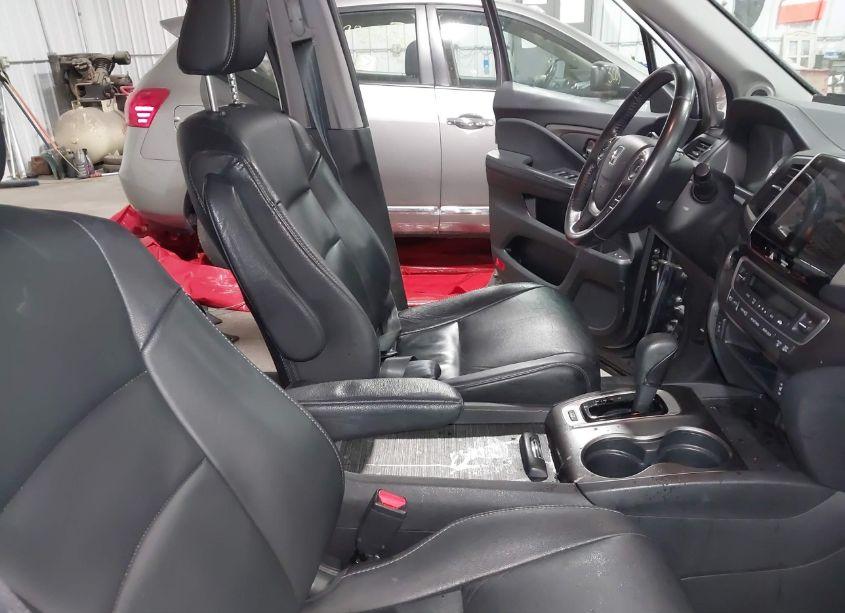 Photo 5 of 2017 Honda Pilot EX-L (VIN 5FNYF6H70HB016282)