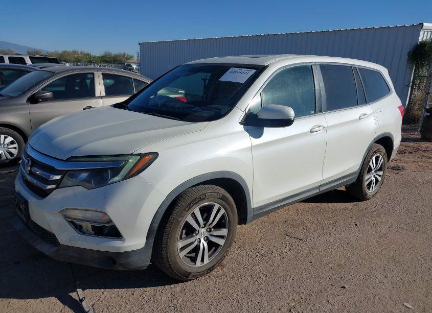 Photo 2 of 2016 Honda Pilot EX-L (VIN 5FNYF6H75GB092630)