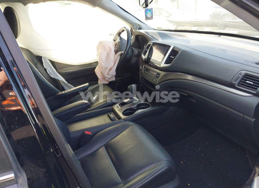 Photo 5 of 2016 Honda Pilot EX-L (VIN 5FNYF6H77GB108567)