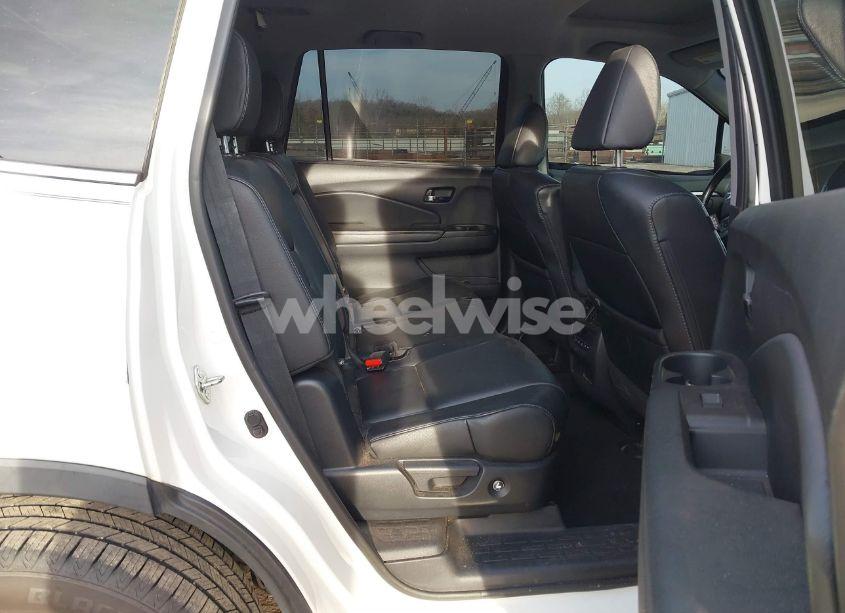 Photo 8 of 2017 Honda Pilot EX-L (VIN 5FNYF6H77HB089326)