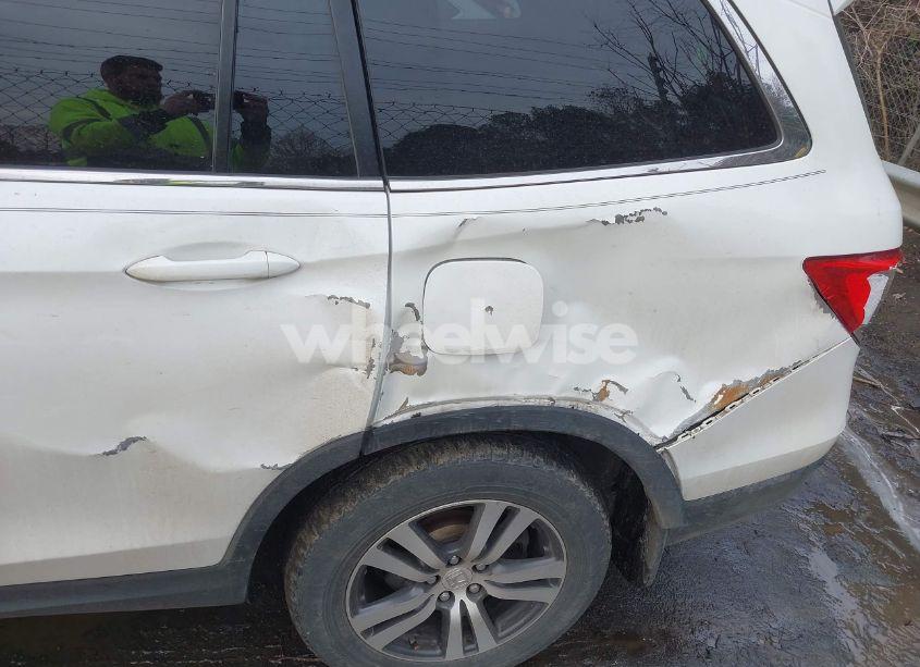 Photo 18 of 2018 Honda Pilot EX-L (VIN 5FNYF6H79JB029229)