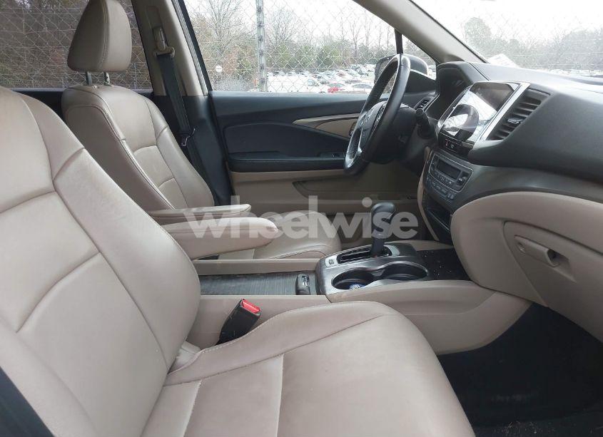 Photo 5 of 2018 Honda Pilot EX-L (VIN 5FNYF6H79JB029229)