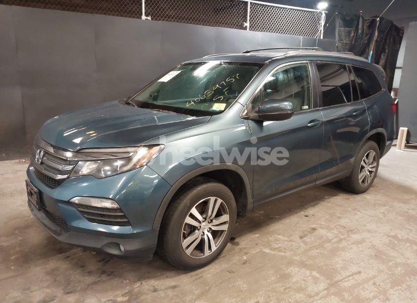 Photo 2 of 2018 Honda Pilot EX-L (VIN 5FNYF6H7XJB053927)
