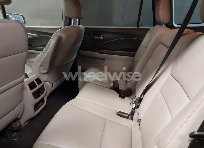 Photo 8 of 2018 Honda Pilot EX-L (VIN 5FNYF6H7XJB053927)