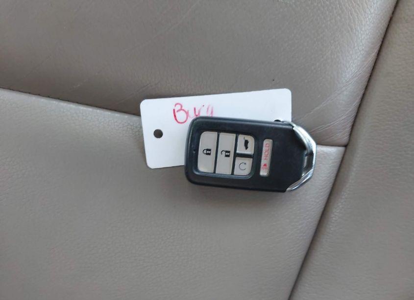 Photo 11 of 2016 Honda Pilot EX-L (VIN 5FNYF6H80GB009632)