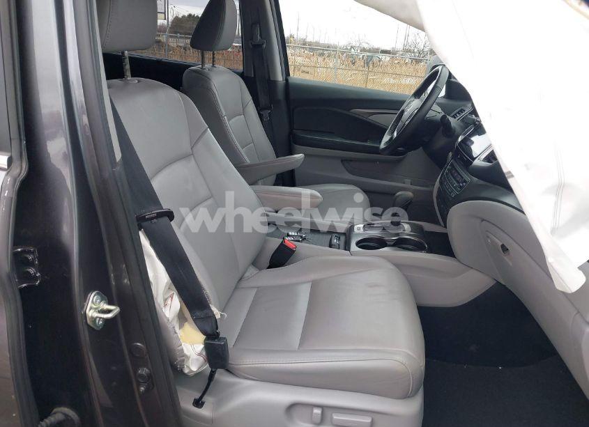 Photo 5 of 2017 Honda Pilot EX-L (VIN 5FNYF6H82HB501208)