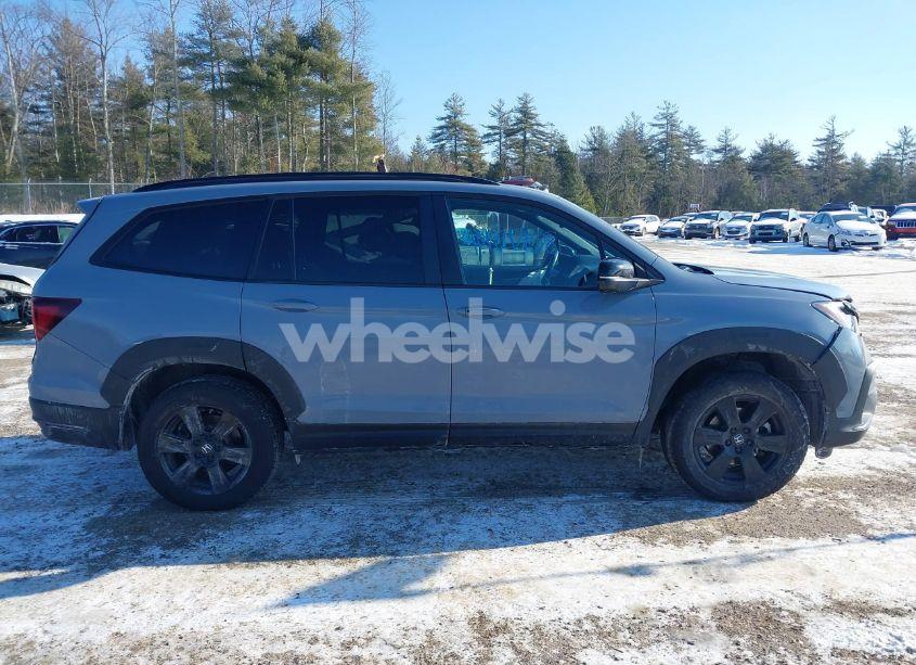 Photo 13 of 2022 Honda Pilot AWD TRAILSPORT (VIN 5FNYF6H82NB032908)