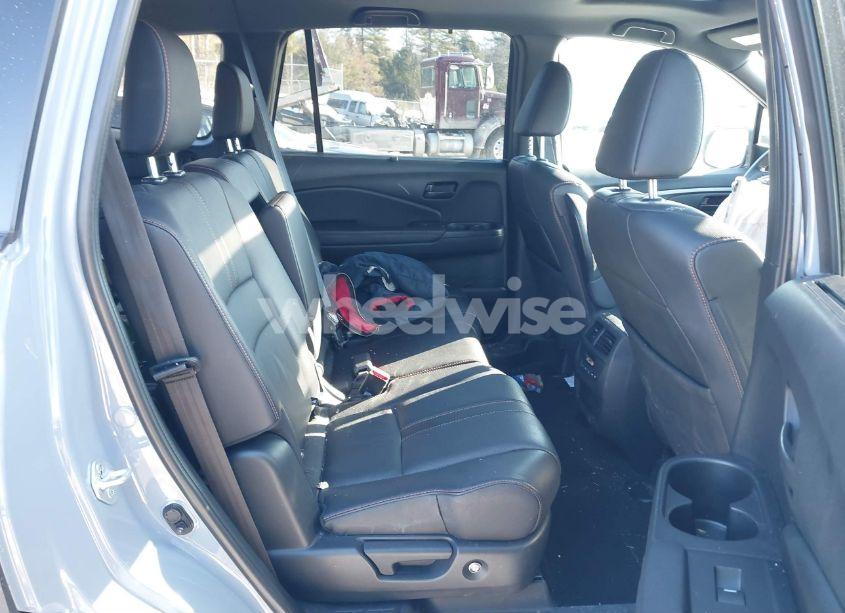 Photo 8 of 2022 Honda Pilot AWD TRAILSPORT (VIN 5FNYF6H82NB032908)