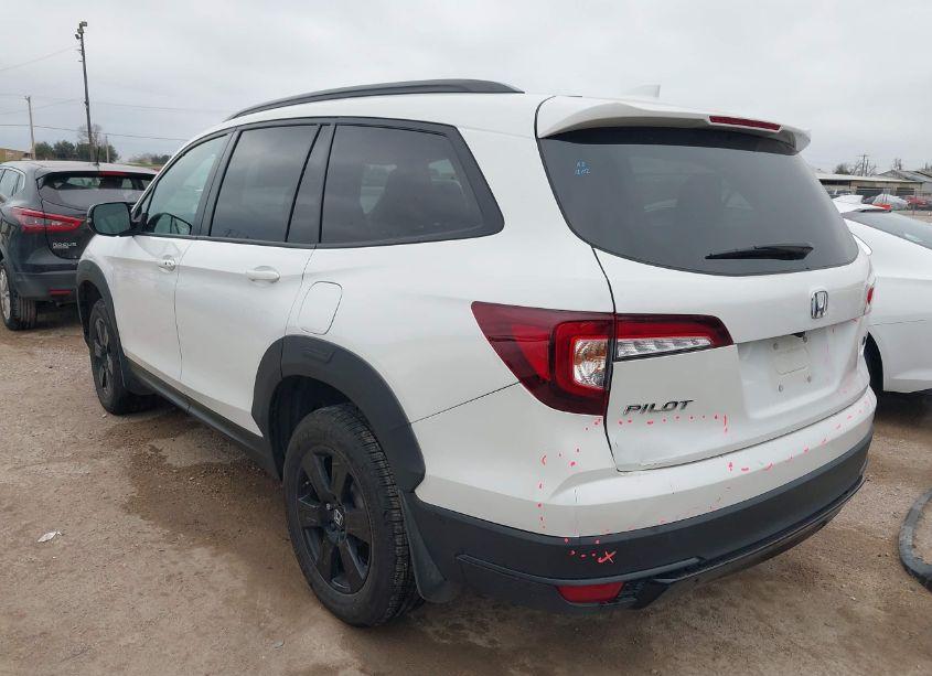 Photo 3 of 2022 Honda Pilot AWD TRAILSPORT (VIN 5FNYF6H83NB065254)