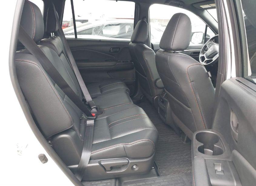 Photo 8 of 2022 Honda Pilot AWD TRAILSPORT (VIN 5FNYF6H83NB065254)