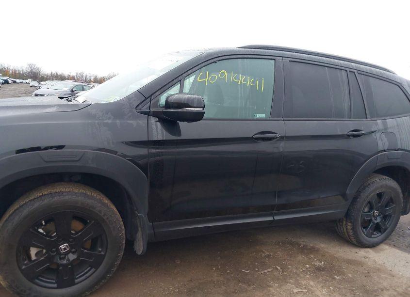 Photo 15 of 2022 Honda Pilot AWD TRAILSPORT (VIN 5FNYF6H83NB095158)