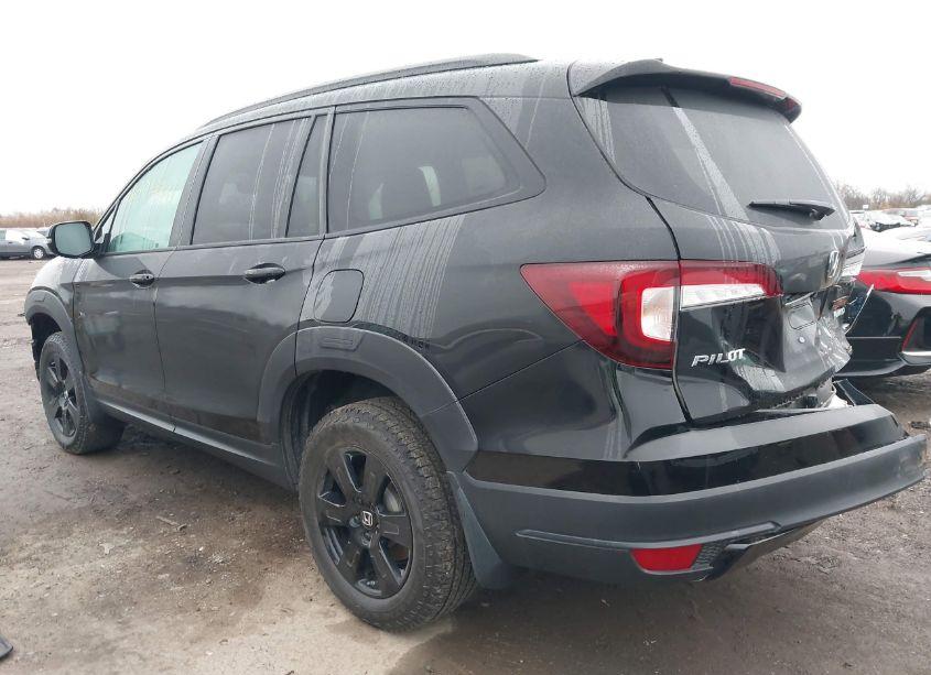 Photo 3 of 2022 Honda Pilot AWD TRAILSPORT (VIN 5FNYF6H83NB095158)