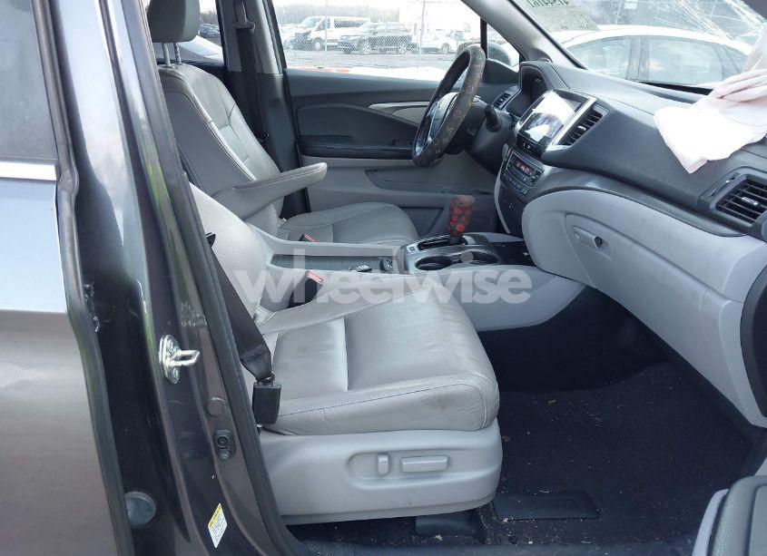 Photo 5 of 2016 Honda Pilot EX-L (VIN 5FNYF6H84GB016311)