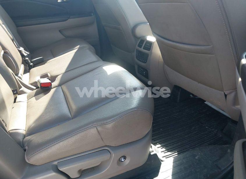 Photo 8 of 2016 Honda Pilot EX-L (VIN 5FNYF6H85GB018424)