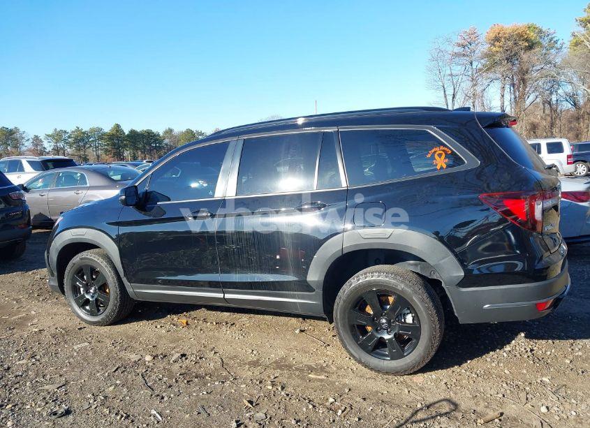 Photo 13 of 2022 Honda Pilot AWD TRAILSPORT (VIN 5FNYF6H86NB079584)