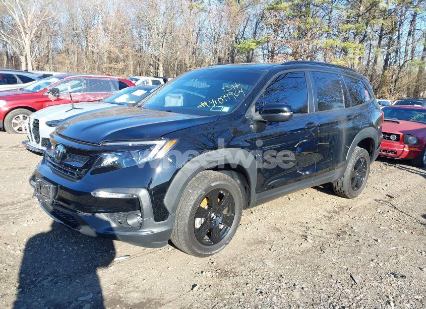 Photo 2 of 2022 Honda Pilot AWD TRAILSPORT (VIN 5FNYF6H86NB079584)