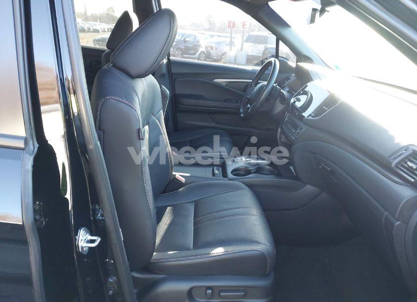 Photo 5 of 2022 Honda Pilot AWD TRAILSPORT (VIN 5FNYF6H86NB079584)