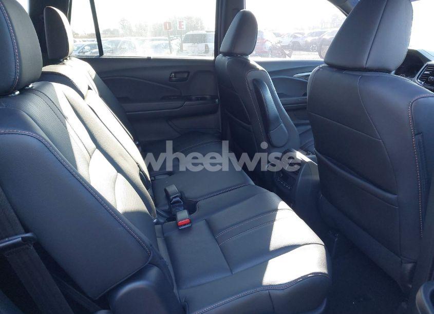 Photo 8 of 2022 Honda Pilot AWD TRAILSPORT (VIN 5FNYF6H86NB079584)