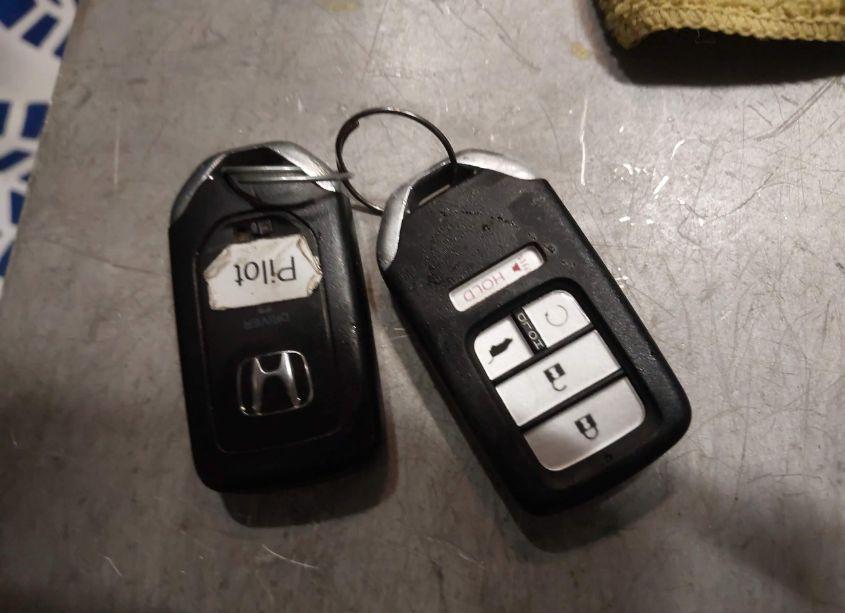 Photo 11 of 2017 Honda Pilot EX-L (VIN 5FNYF6H89HB071810)